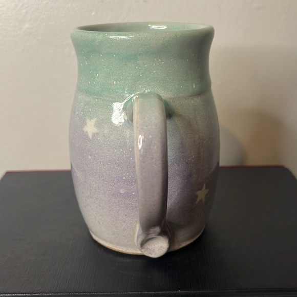 The Voice of Clay Ceramic Green Purple Stars Coffee Tea Hot Cocoa Mug Signed - Picture 2 of 6